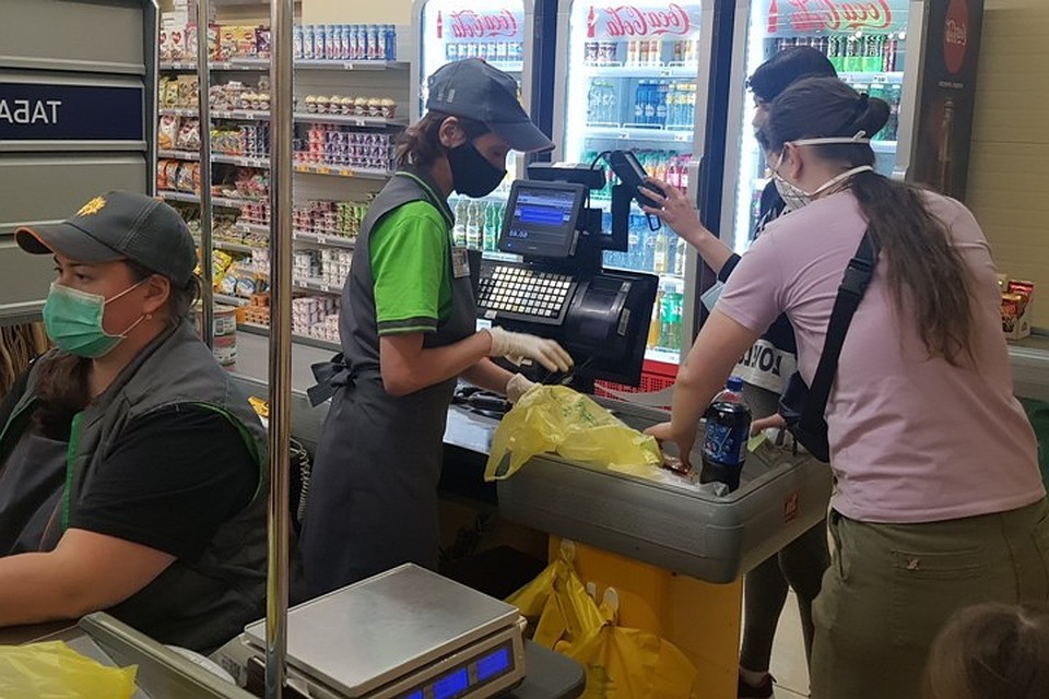 В Кузбассе более 12,5 тысячи объектов рынка проверили на соблюдение масочного режима. Фото: Пресс-служба АПК