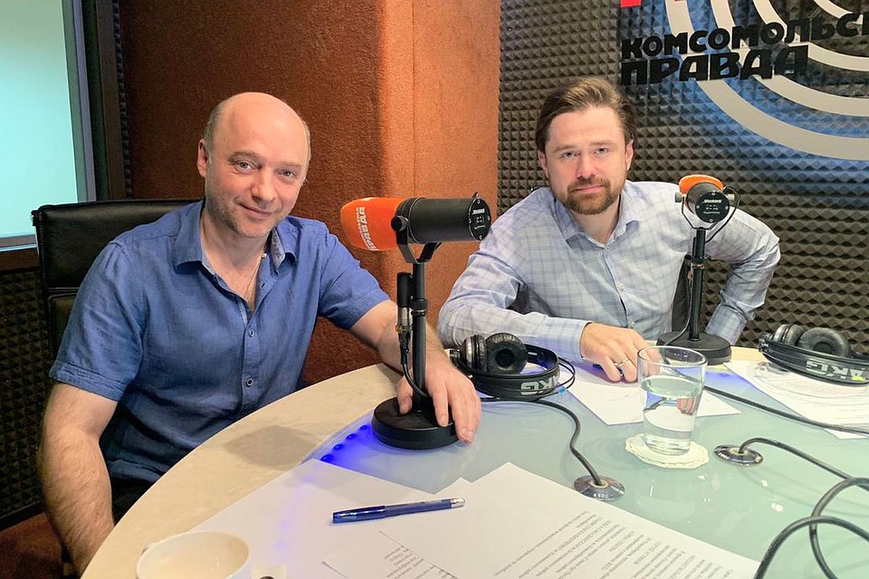 Анатолий Кубанов и Александр Аксененко в студии Радио «Комсомольская правда». Фото: Анна Цветкова.