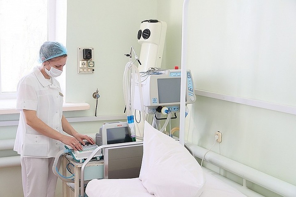 В последнее время жалоб на нехватку масок и спецкостюмов от медиков не было.