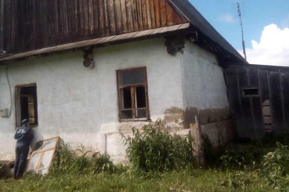 Власти опубликовали фото смертельного пожара в Гурьевском районе. Фото: Станислав Черданцев/vk.com