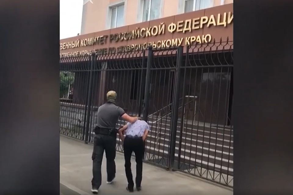 Террористы были обнаружены и задержаны в строительной бытовке. Фото: СК РФ