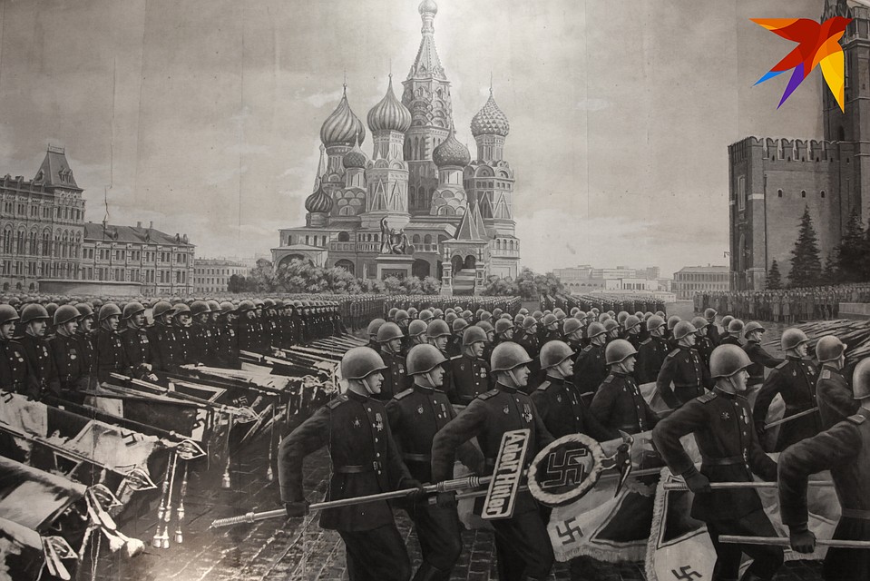 Парад Победы на Красной площади в Москве. 24 июня 1945 года. Фотопанно из экспозиции Музея истории воздушно-десантных войск (Рязань).