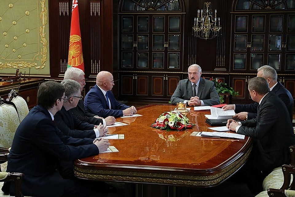 Лукашенко предупредил новых назначенцев, что им придется заниматься предвыборной кампанией, сдавать экзамен за себя и других. Фото: belta.by.