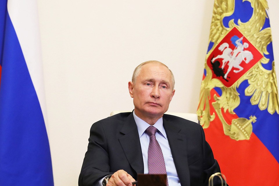 Повод (голосование по поправкам к Конституции) Путин считает достаточно важным, и само телеобращение все же состоится.