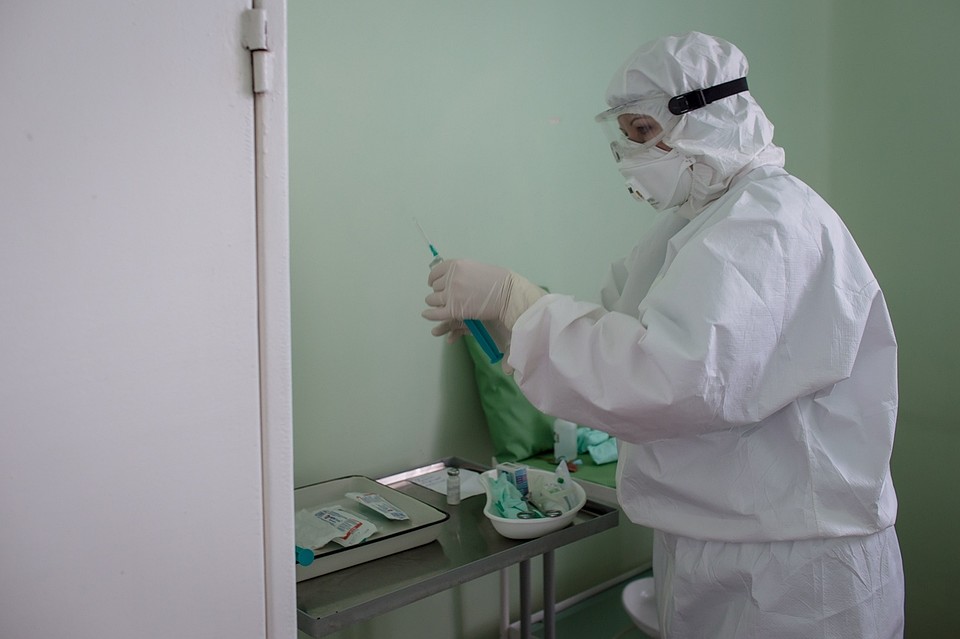 Работников, контактировавших с заболевшим, отправили на самоизоляцию.