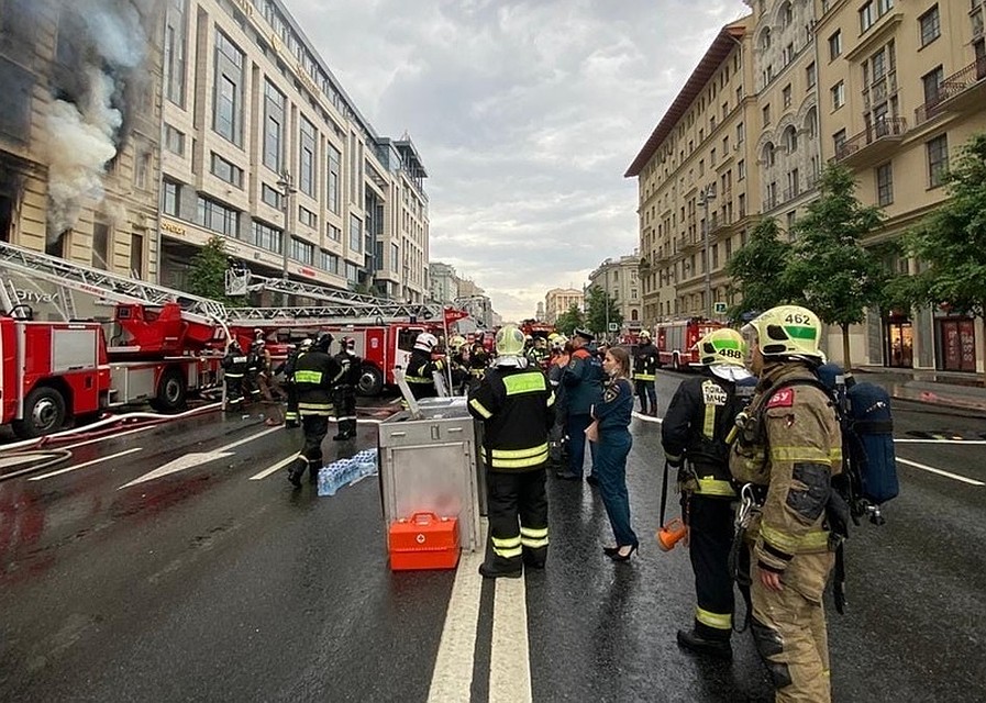 Пожар тушили около часа Фото: МЧС Москвы