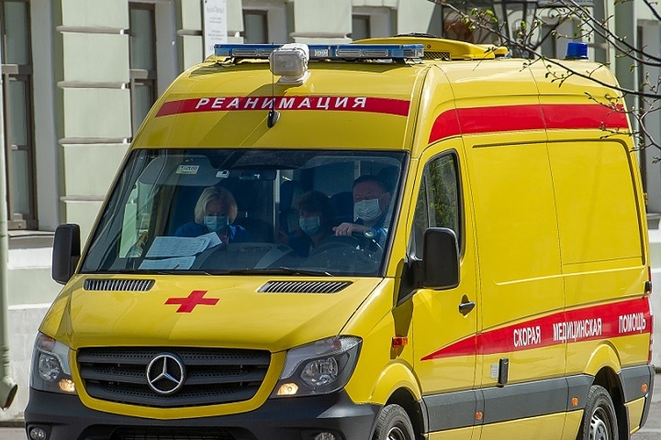 В Архангельске женщина вытолкнула ребенка из окна первого этажа.