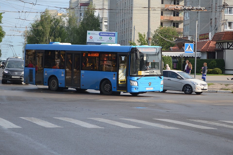 На смену троллейбусам приходят автобусы.