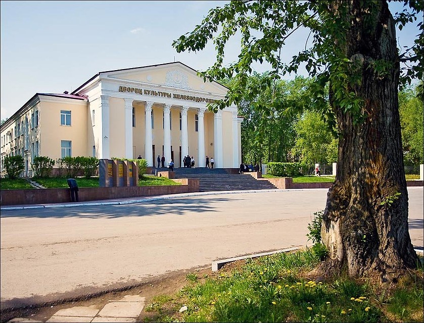 Мужчина упал с девятиметровой высоты и погиб. Фото: yandex.ru/maps