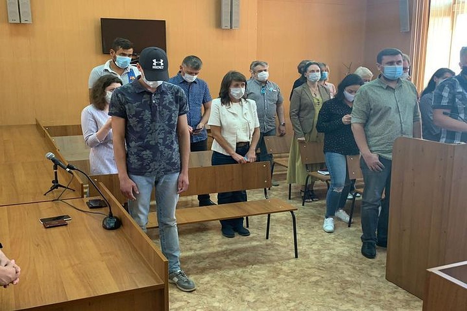 В Новосибирске вынесли приговор водителю, насмерть сбившего телеведущего.