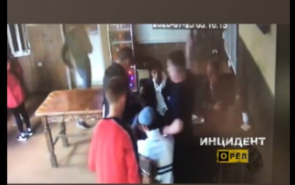 Скриншот видео из группы Вконтакте "Инцидент Орел" vk.com/orel_onlain