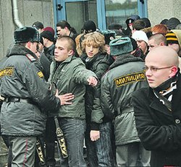 На уклонистов началась настоящая облава. Ищут везде: у станций метро, в квартирах и на работе.