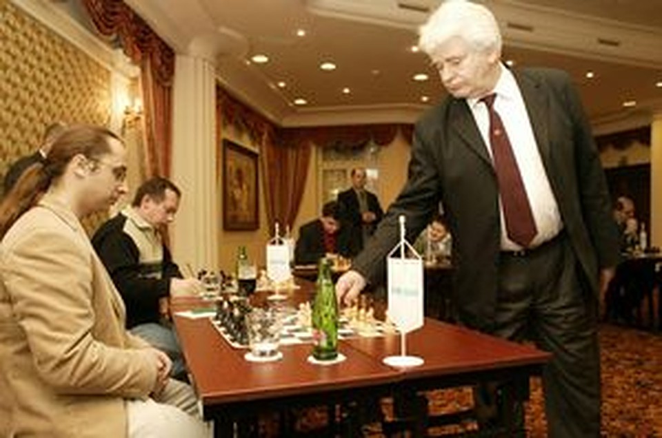 Борис Спасский проведет на фестивале сеанс одновременной игры.