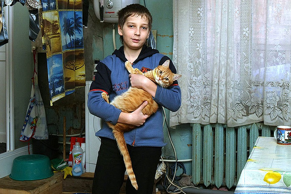 Год назад в одной из самарских коммуналок снимали фильм "Жизнь и судьба". В массовке снялись самарцы и их питомцы.