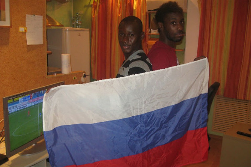 Алли Ндри (слева) и Абдель Ламанж