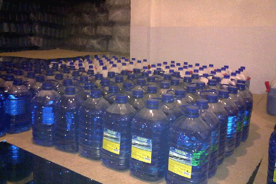 В области накрыли "левый" цех по производству "незамерзайки"