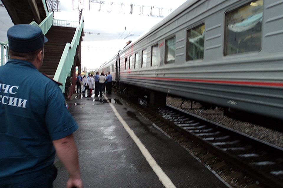 Трижды пассажиров поезда "Сочи-Москва" снимали с поезда из-за подозрения в заболеваемости менингитом