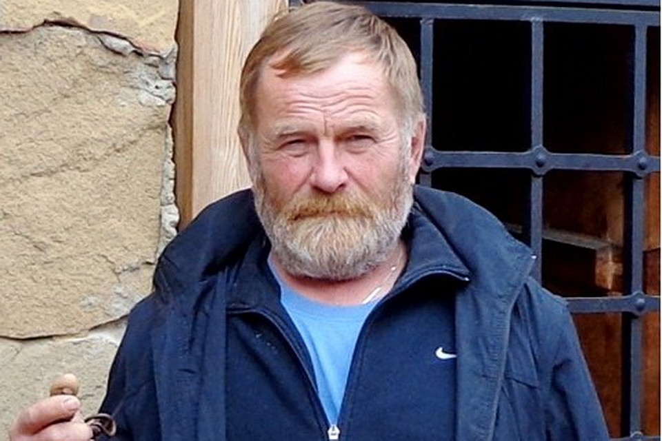Александр поехал в Иркутскую область, чтобы побывать на могиле родных.