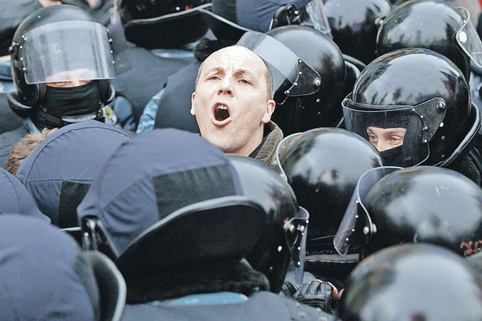 Андрей Парубий активно митинговал, но фигурантом уголовного дела сталне за митинги, а за устроенную в Раде потасовку.