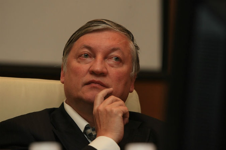 Гроссмейстер сыграет с 8 участниками турнира одновременно.