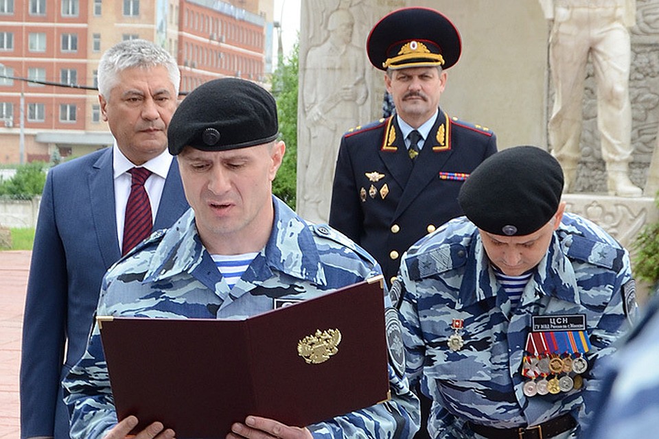 Экс-сотрудники украинского "Беркута" присягнули на верность народу новой родины