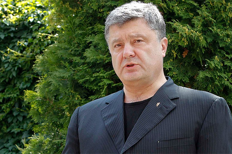 Порошенко показали длину цепи, на которой его держит Вашингтон