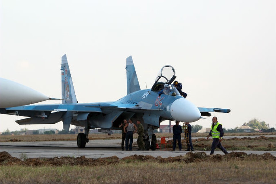 На полигоне НИТКА уже стоят фронтовые бомбардировщики. Фото: Юрий ЛАШОВ