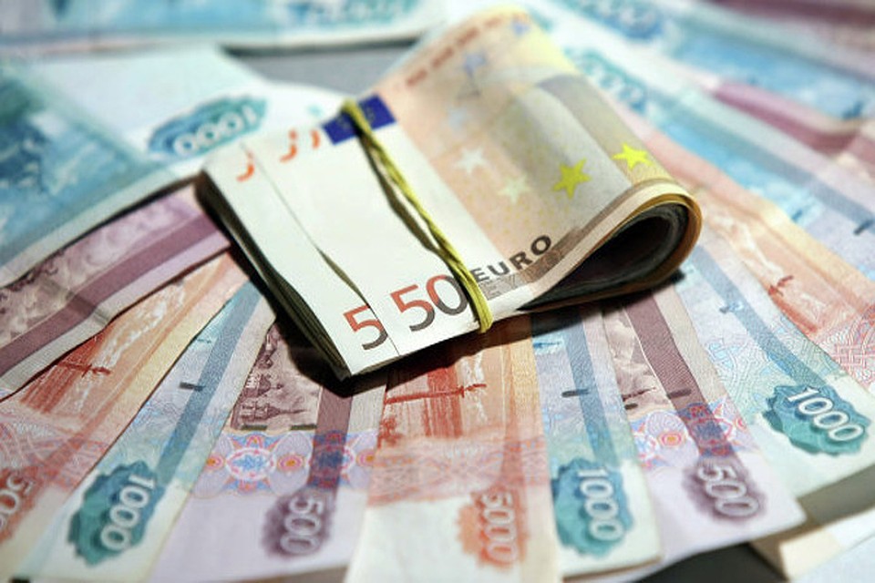 Во второй половине недели аналитики прогнозируют ослабление курса рубля.