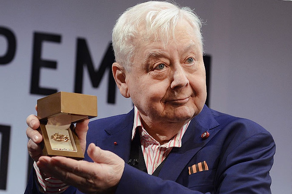 Олег Павлович раздал "премии Табакова" самым достойным людям театра