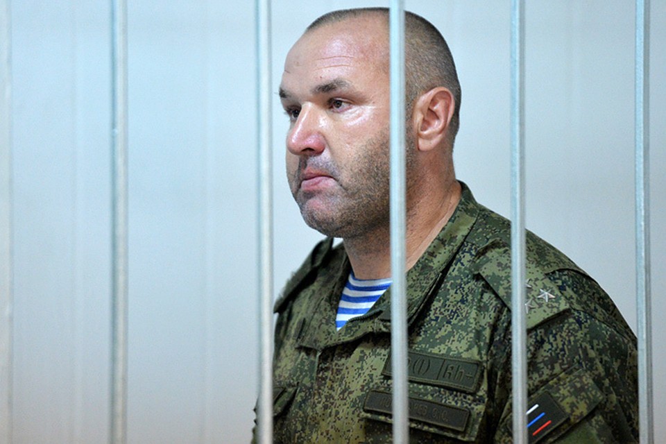 В Уставе ясно прописано: командир отвечает за всё. И в данном случае Пономарев, согласно Уставу и командирскому долгу, взял на себя ответственность