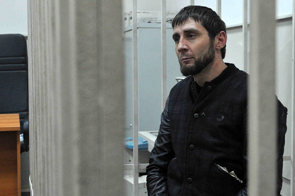Из этих показаний, которые появились в Интернете еще весной, можно сделать вывод, что Заур Дадаев - левша