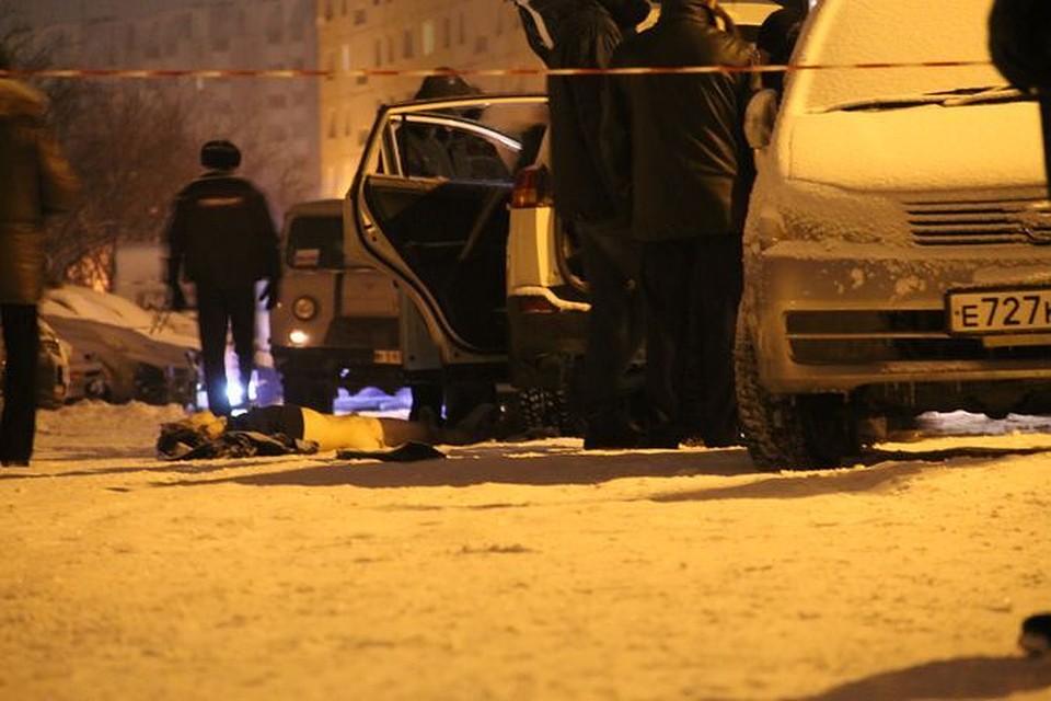 Тело погибшего при взрыве мужчины оказалось полуобнажено.
