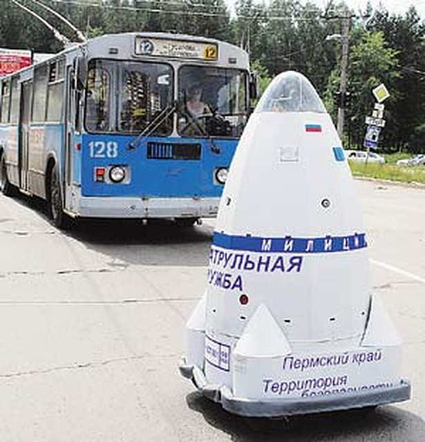 Зато такому патрульному взятку не дашь.