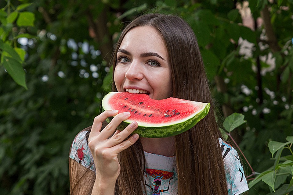 Специалисты советуют съедать на отдыхе не менее 300грамм арбуза