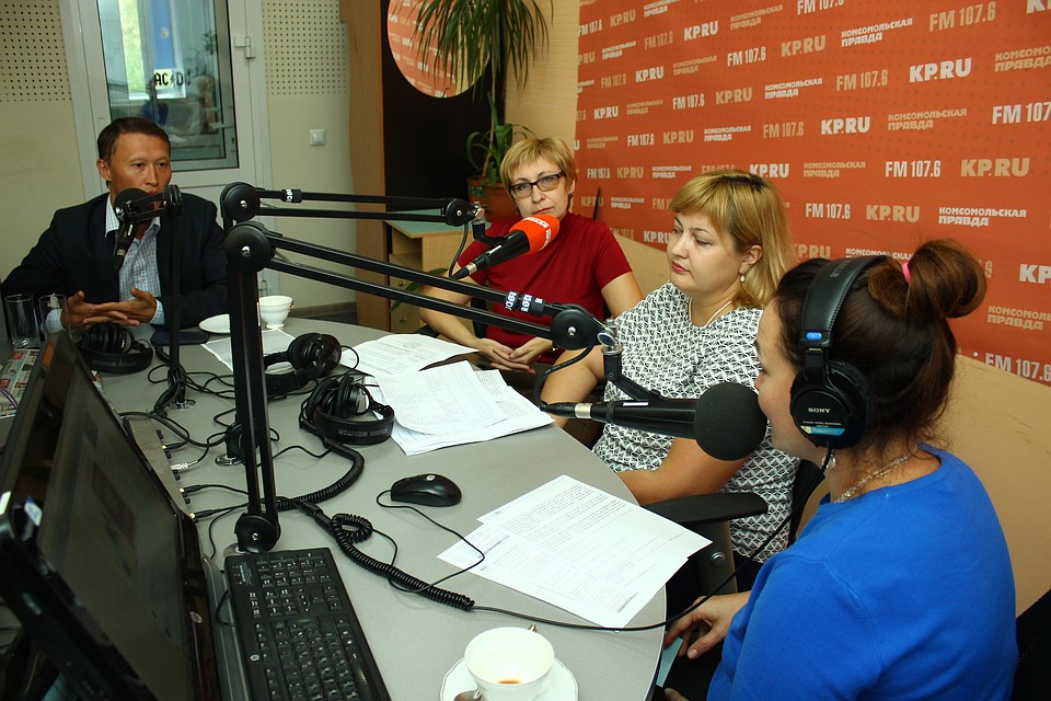 заместитель директора кадастровой палаты по Удмуртии Ирина Виноградова, начальник отдела подготовки сведений Елена Малыгина и руководитель Агентства недвижимости "Вся Удмуртия" Денис Фатыхов