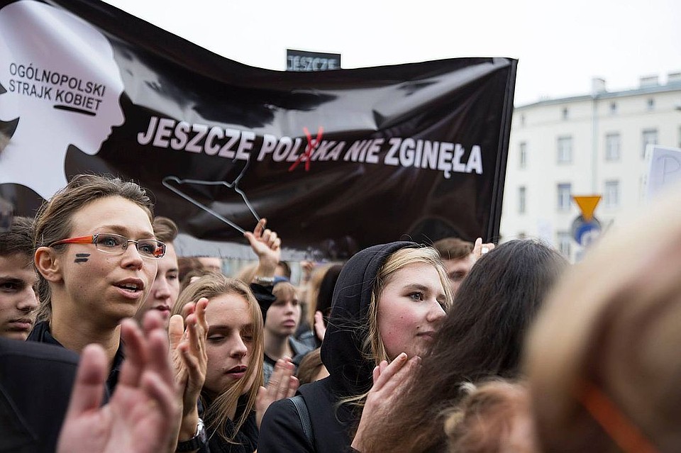 После многотысячных акций протеста польский парламент отклонил законопроект о запрете абортов. Фото: Weronika Pawłowska-Ciągło.