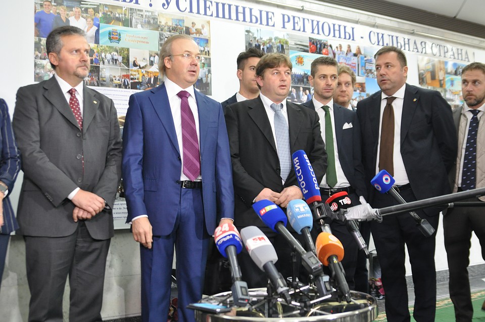 Делегация из Италии уже встретилась с членами парламента и Совета министров Крыма.