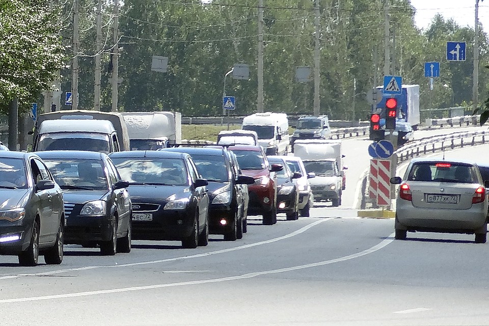 Перекресток Пермякова-Федюнинского снабдили левоповоротной стрелкой.