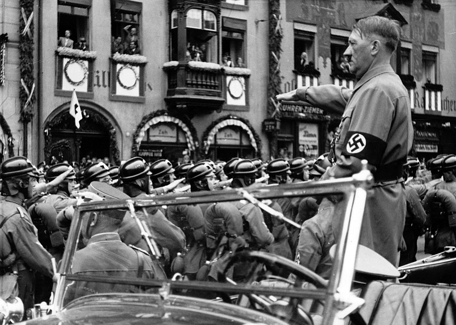 Гитлер в 1937 году. Фото: DPA/TASS