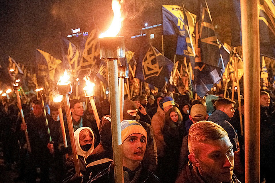 Октябрь 2016 года, факельное шествие в Киеве.