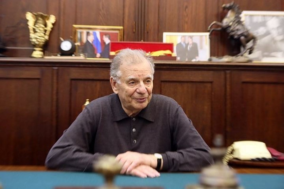 Жореса Алферова подвела петербургская погода.
