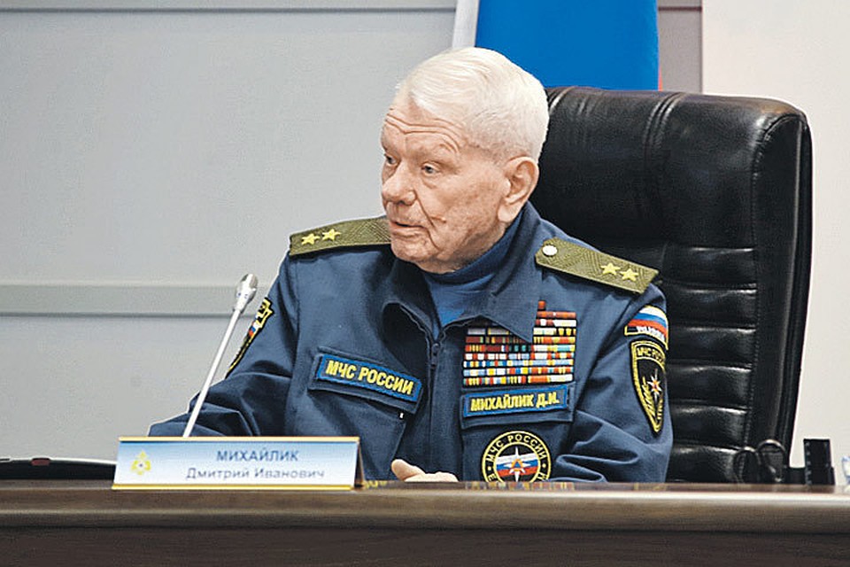 Дмитрий Иванович Михайлик - бессменный лидер ветеранов чрезвычайного ведомства. Фото: Пресс-служба МЧС России