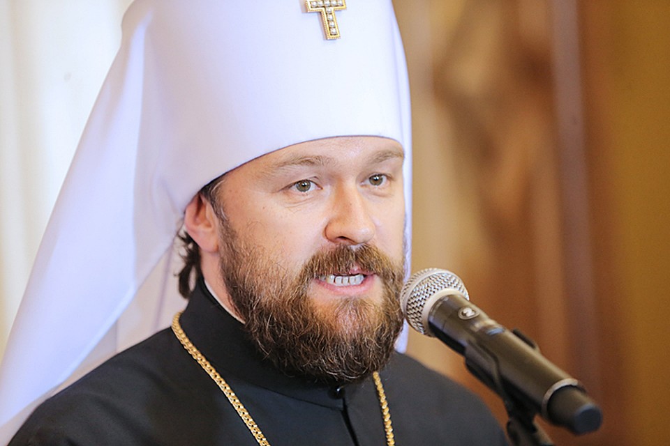 Митрополит Иларион выразил соболезнования семьям погибших в авиакатастрофе в Сочи. Фото: Сергей Савостьянов/ТАСС