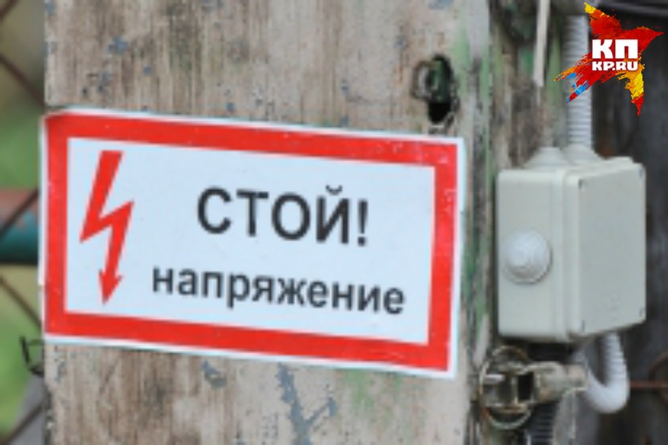 Мальчика послали в темный погреб за картошкой.