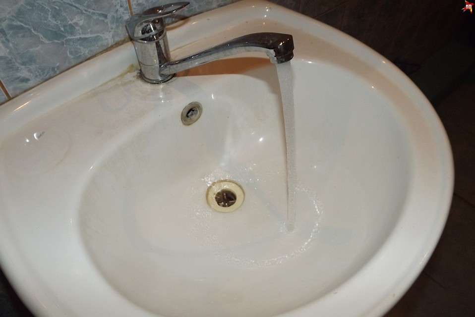 В Пролетарском районе отключили холодную воду