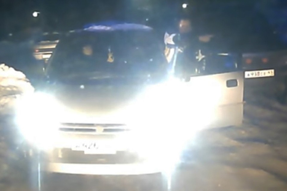Пользователи соцсетей обрушили гнев на двух жителей Камчатки, обвинив их в смерти пациента "скорой"
