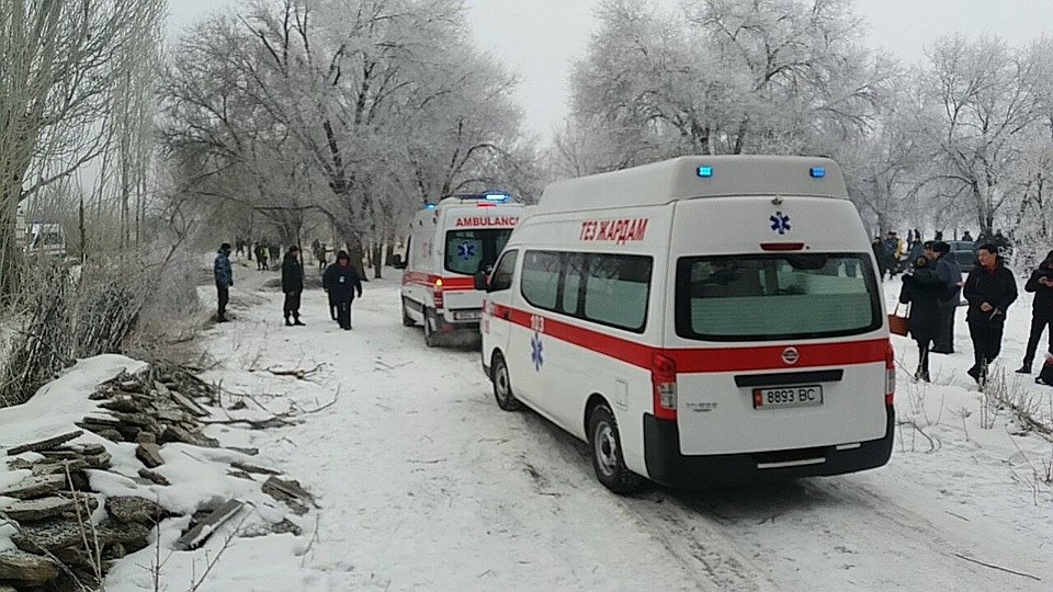 Спасатели продолжают работать на месте крушения Фото: Ренат Чикаев