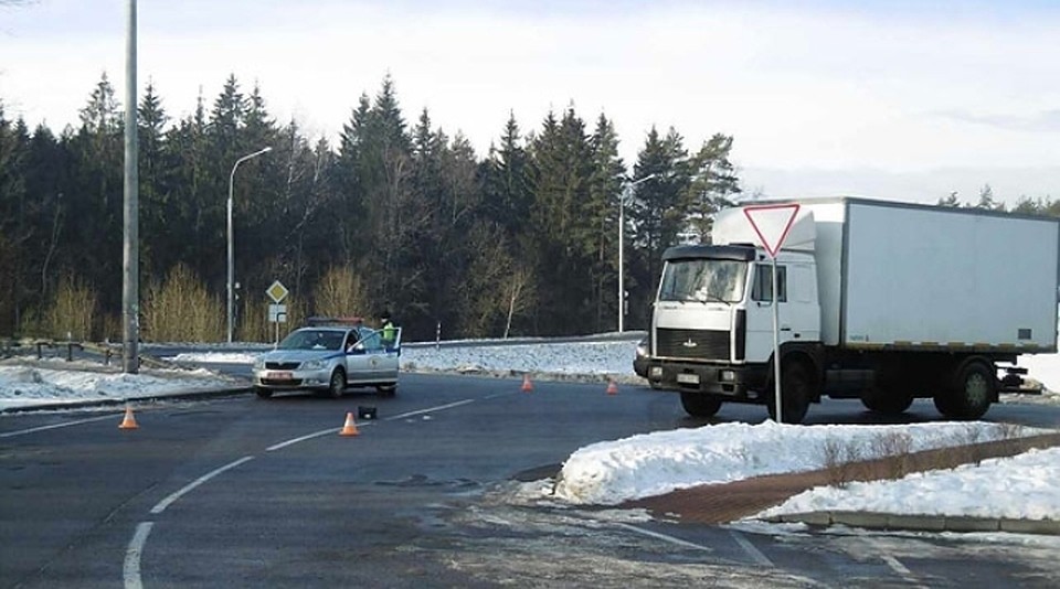 Пешеход переходил дорогу не по "зебре". Фото: ГАИ УВД Мингорисполкома