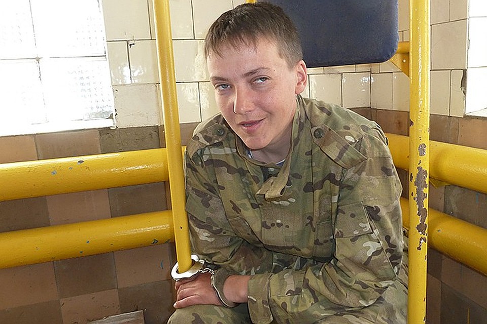 Пока Киев требует отпустить свою «героиню» - летчицу Надежду Савченко (обвиняемую Россией в убийстве двух журналистов во время войны в Донбассе), ее жертвы - те, кому удалось выжить - пытаются показать ее истинный портрет Фото: Николай ВАРСЕГОВ