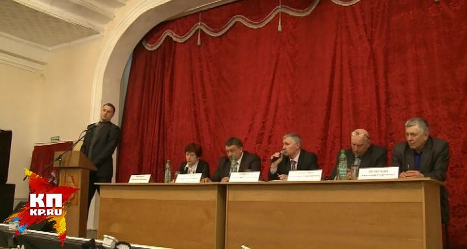 Фото из личного архива Анжелы Павловой - на встрече с зампредом краевого правительства Анатолием Литвинчуком люди на протяжении трех часов выясняли, так как же им жить дальше
